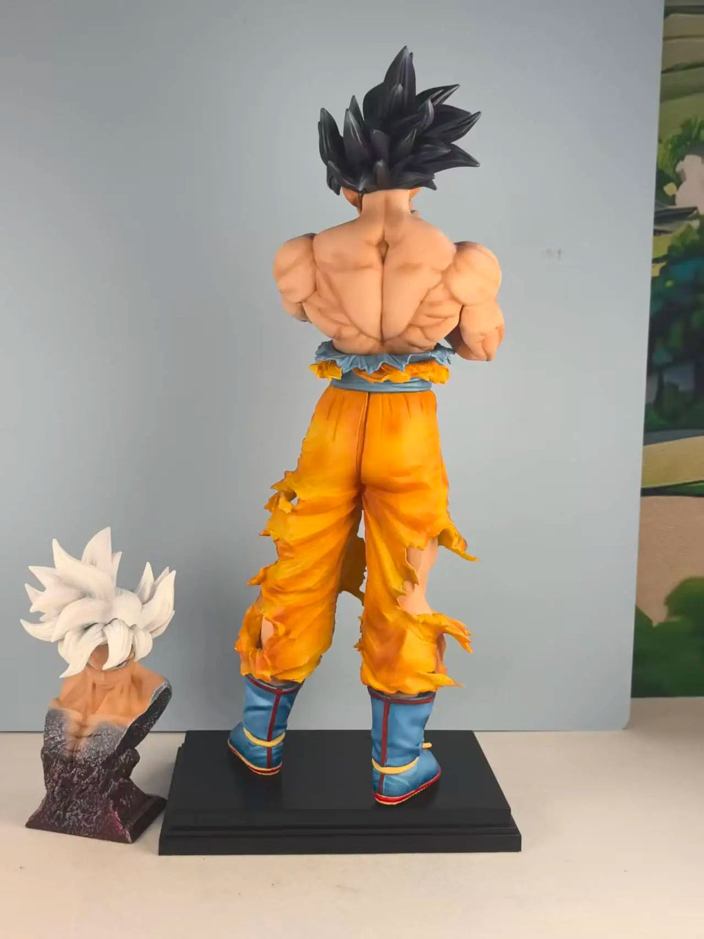 Dragon Ball Figurine Ultra Instinct Son Goku 35cm - TURBOX